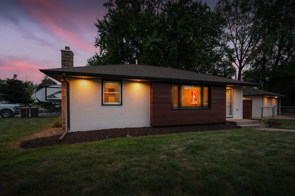 2019 Bromley Street South Saint Paul, MN 55075