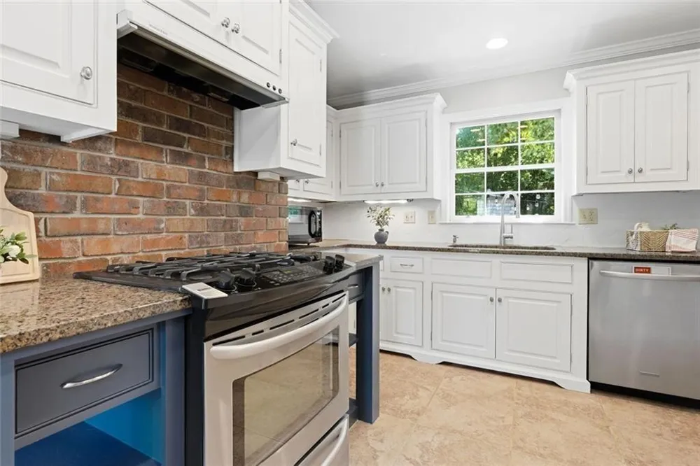 241 Angla Drive SE Smyrna, GA 30082