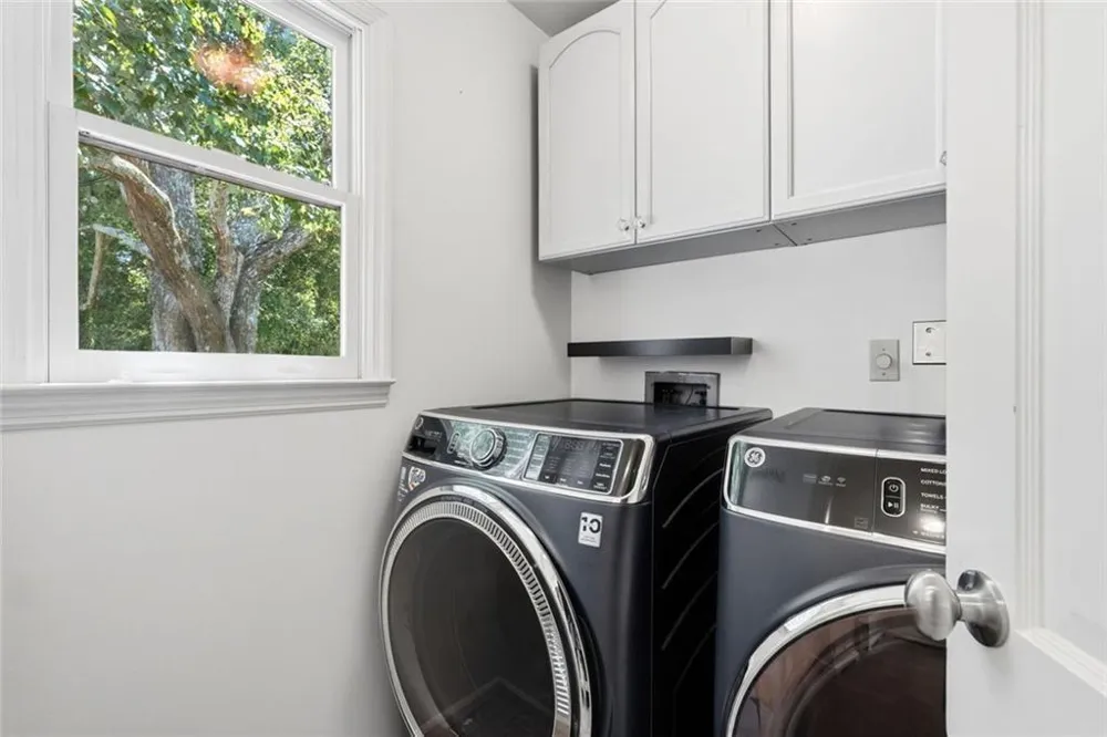 241 Angla Drive SE Smyrna, GA 30082