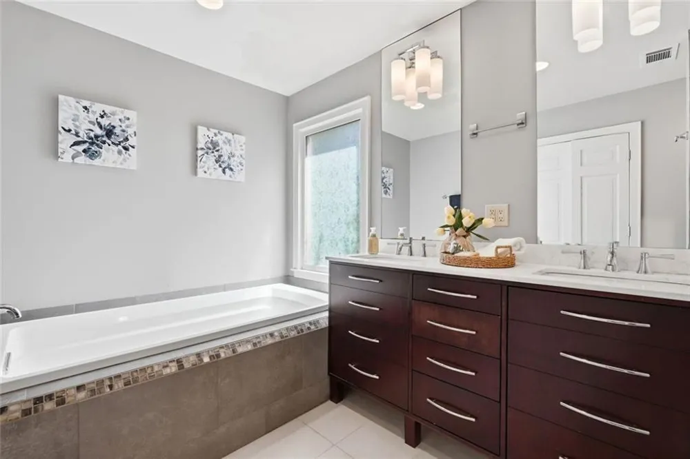 241 Angla Drive SE Smyrna, GA 30082