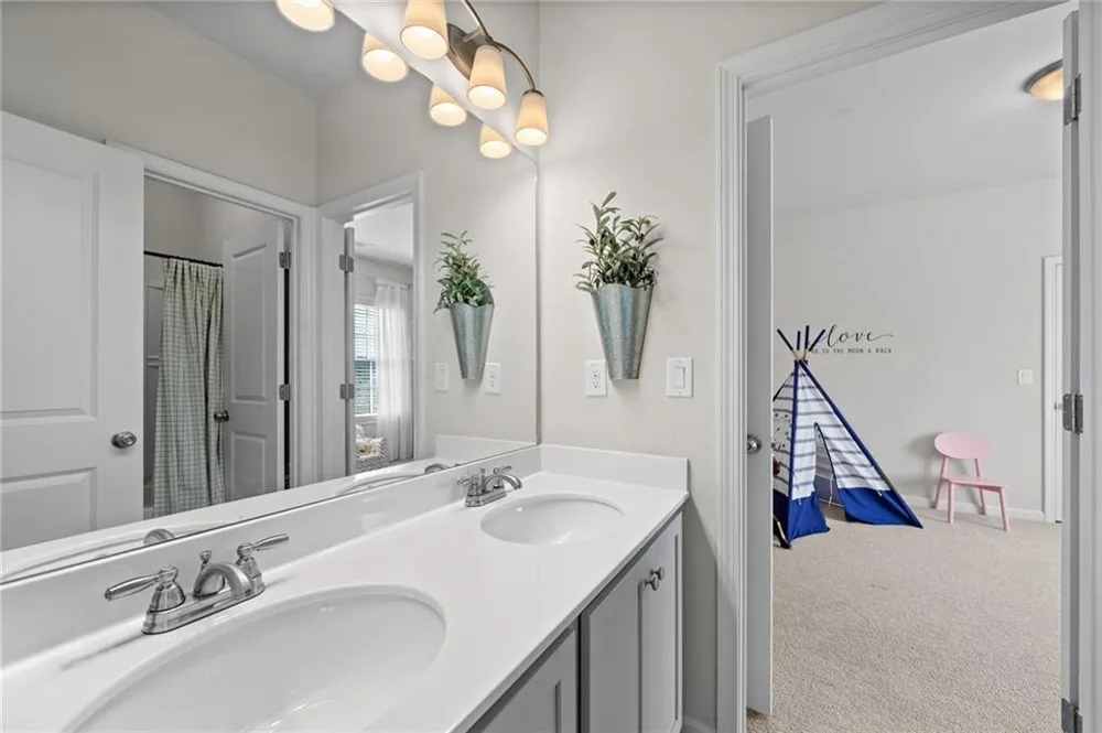 2440 Sunflower Drive Hoschton, GA 30548