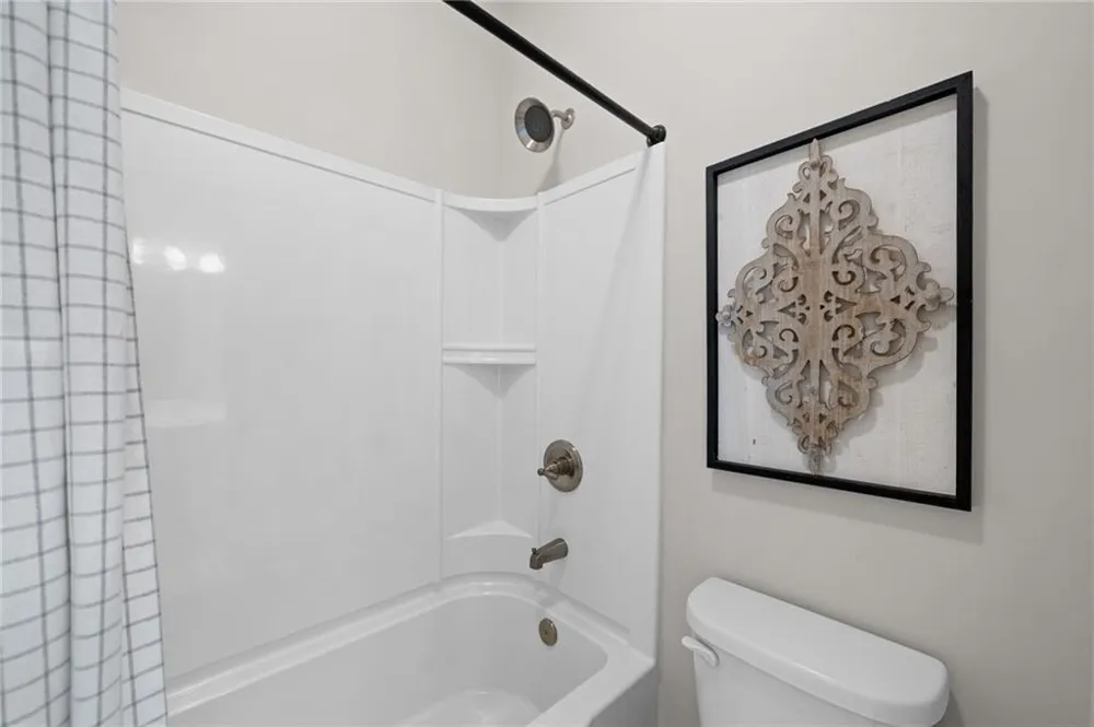 2440 Sunflower Drive Hoschton, GA 30548