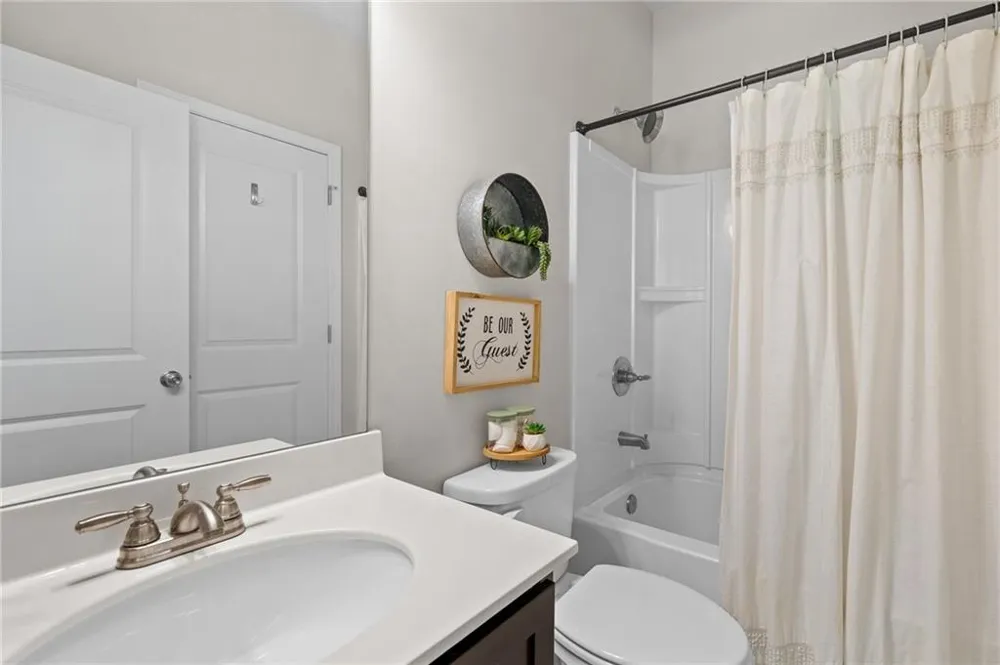 2440 Sunflower Drive Hoschton, GA 30548