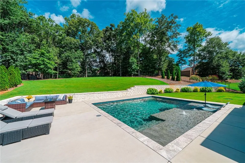 2440 Sunflower Drive Hoschton, GA 30548