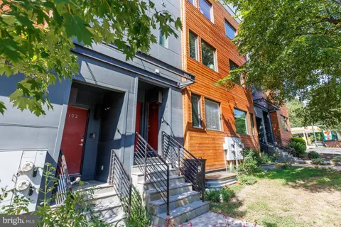1034 OTIS STREET NE #101