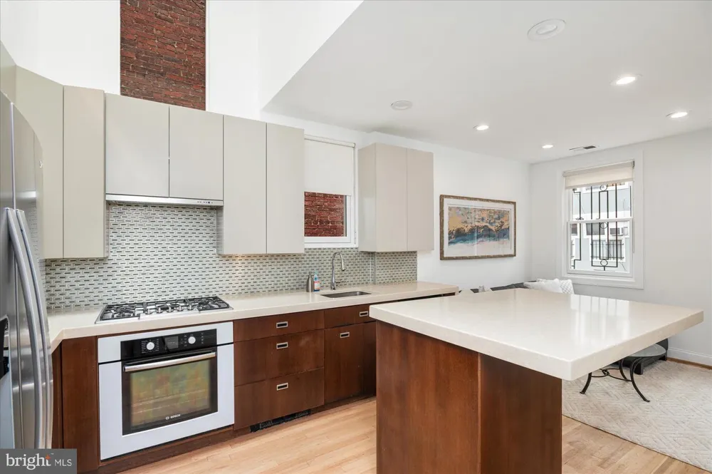 1730 WILLARD STREET NW Washington, DC 20009