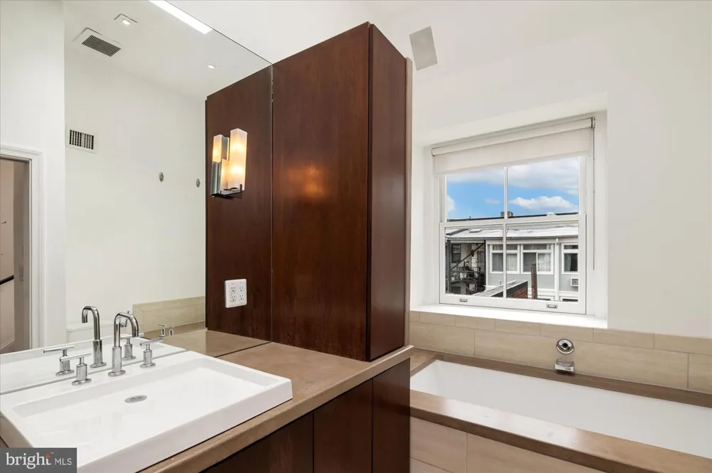 1730 WILLARD STREET NW Washington, DC 20009