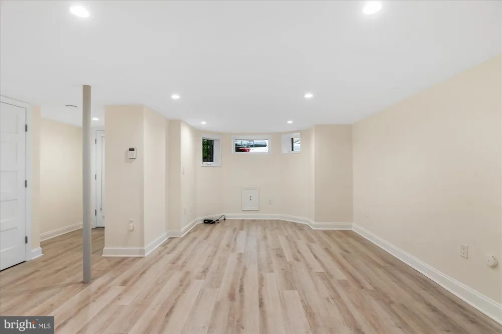1730 WILLARD STREET NW Washington, DC 20009