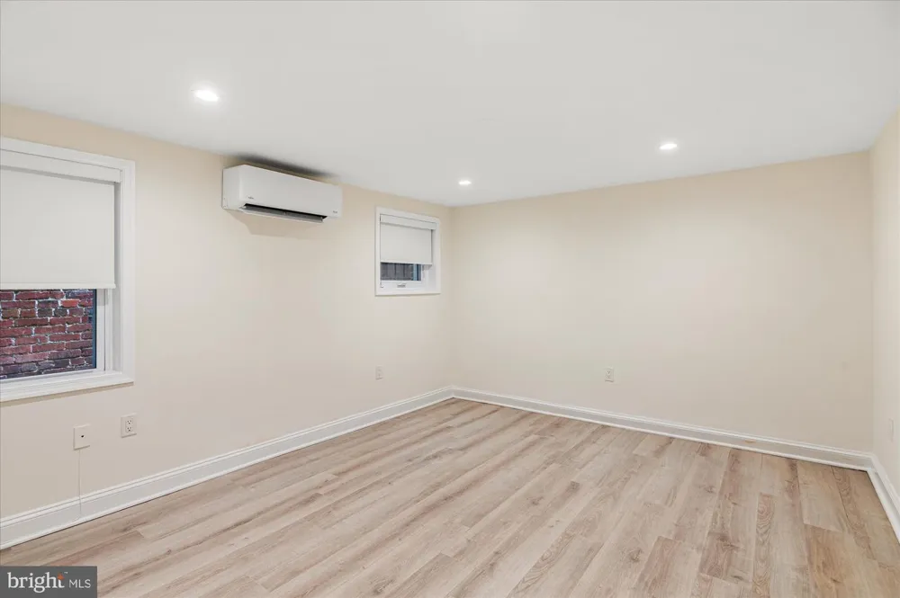 1730 WILLARD STREET NW Washington, DC 20009