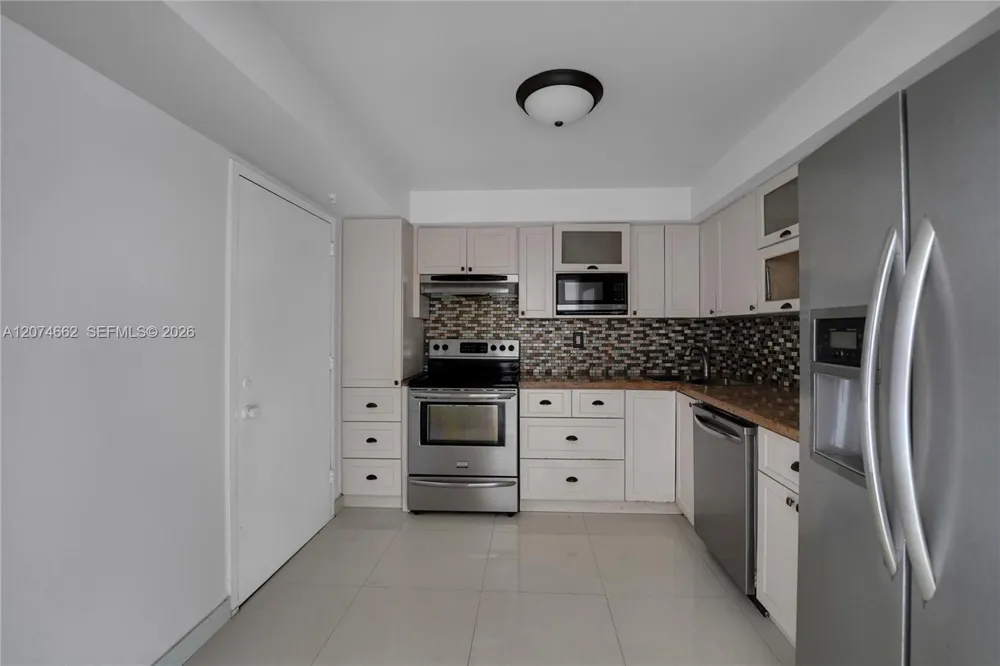 2780 NE 183rd St #1114 Aventura, FL 33160