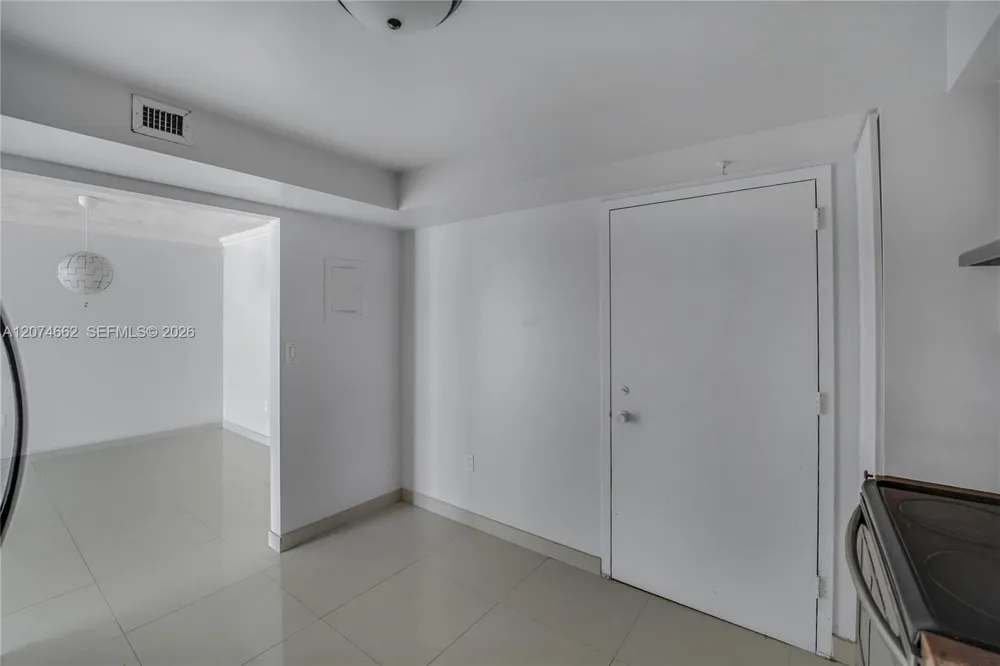 2780 NE 183rd St #1114 Aventura, FL 33160