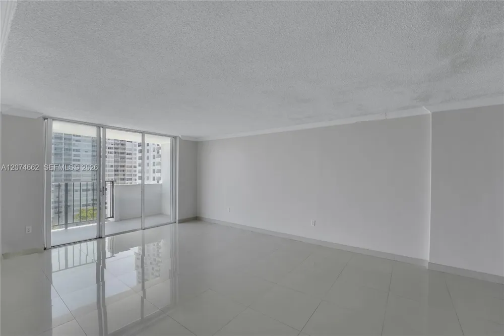 2780 NE 183rd St #1114 Aventura, FL 33160