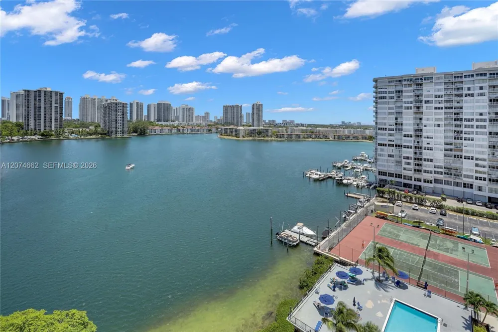 2780 NE 183rd St #1114 Aventura, FL 33160