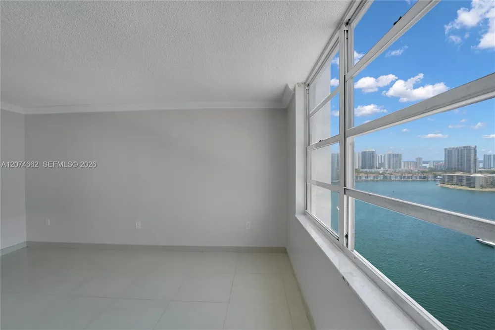 2780 NE 183rd St #1114 Aventura, FL 33160