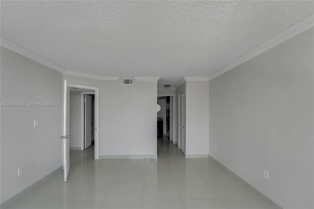 2780 NE 183rd St #1114 Aventura, FL 33160