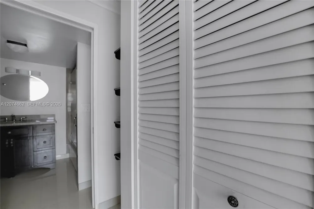 2780 NE 183rd St #1114 Aventura, FL 33160