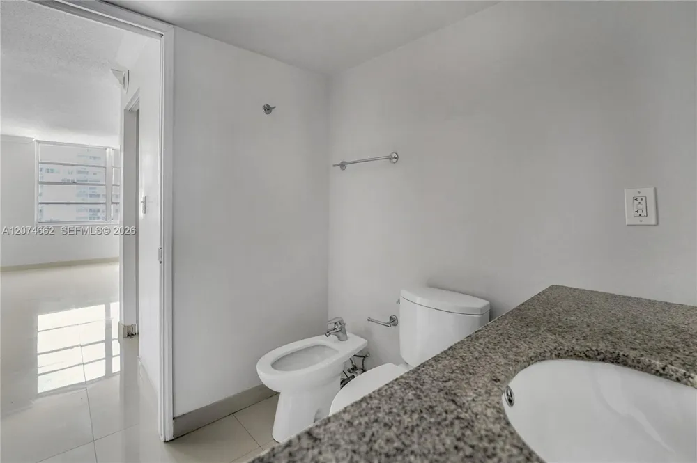 2780 NE 183rd St #1114 Aventura, FL 33160