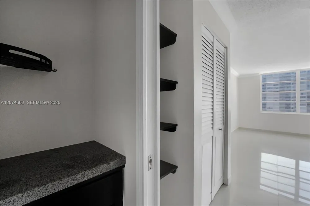 2780 NE 183rd St #1114 Aventura, FL 33160