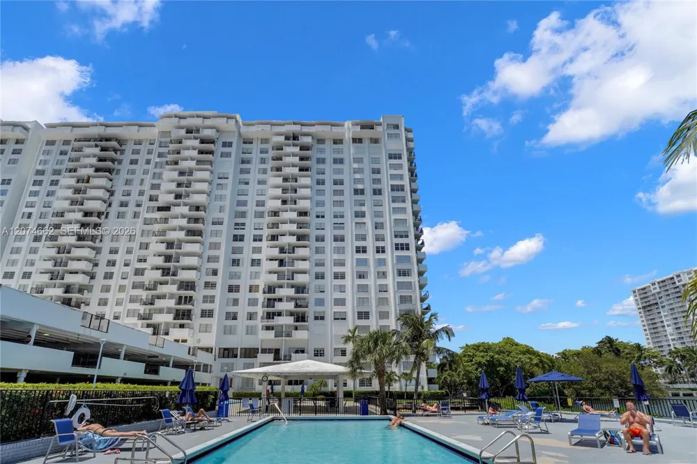 2780 NE 183rd St #1114 Aventura, FL 33160