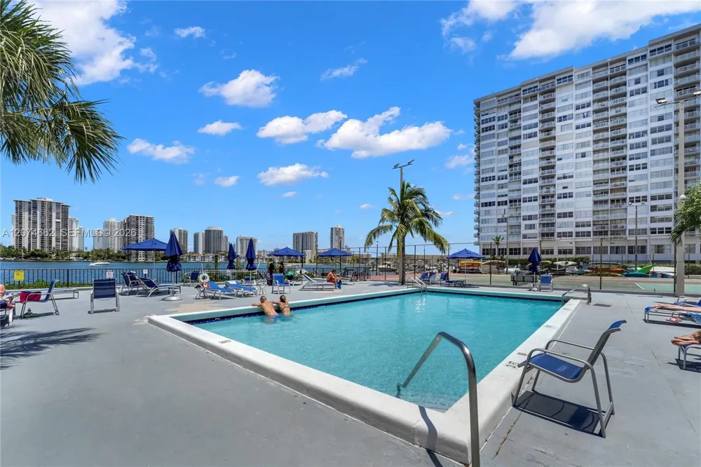 2780 NE 183rd St #1114 Aventura, FL 33160