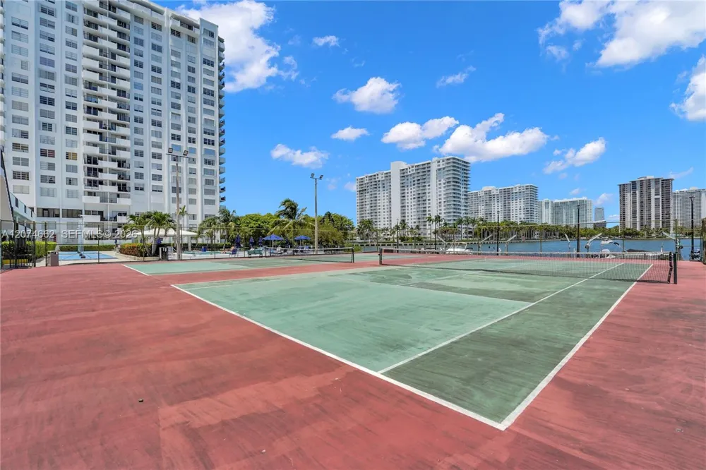 2780 NE 183rd St #1114 Aventura, FL 33160