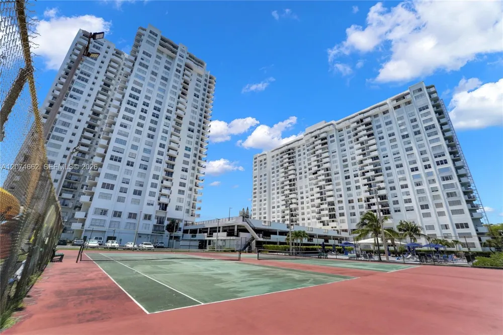 2780 NE 183rd St #1114 Aventura, FL 33160