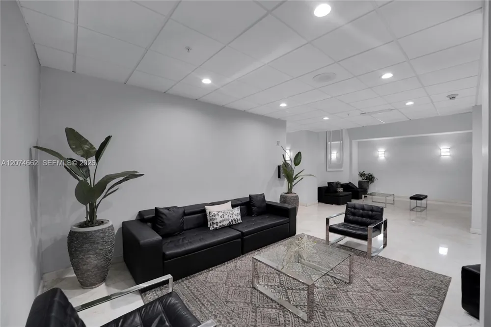 2780 NE 183rd St #1114 Aventura, FL 33160