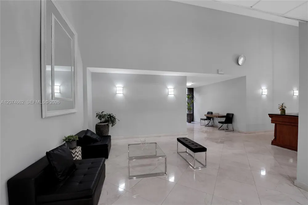 2780 NE 183rd St #1114 Aventura, FL 33160
