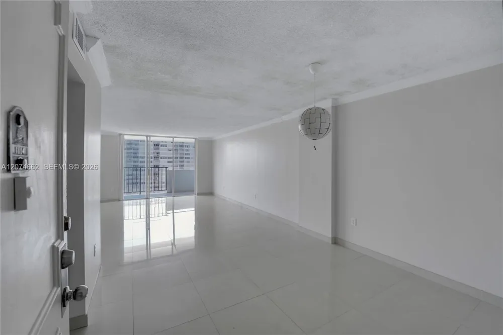 2780 NE 183rd St #1114 Aventura, FL 33160