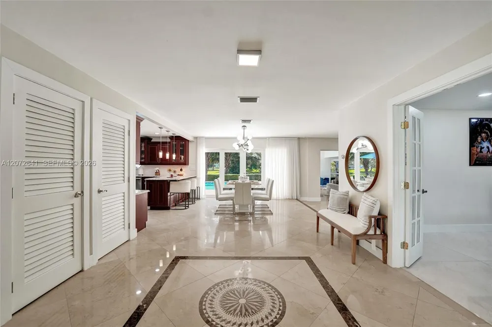 10880 SW 25th St Davie, FL 33324
