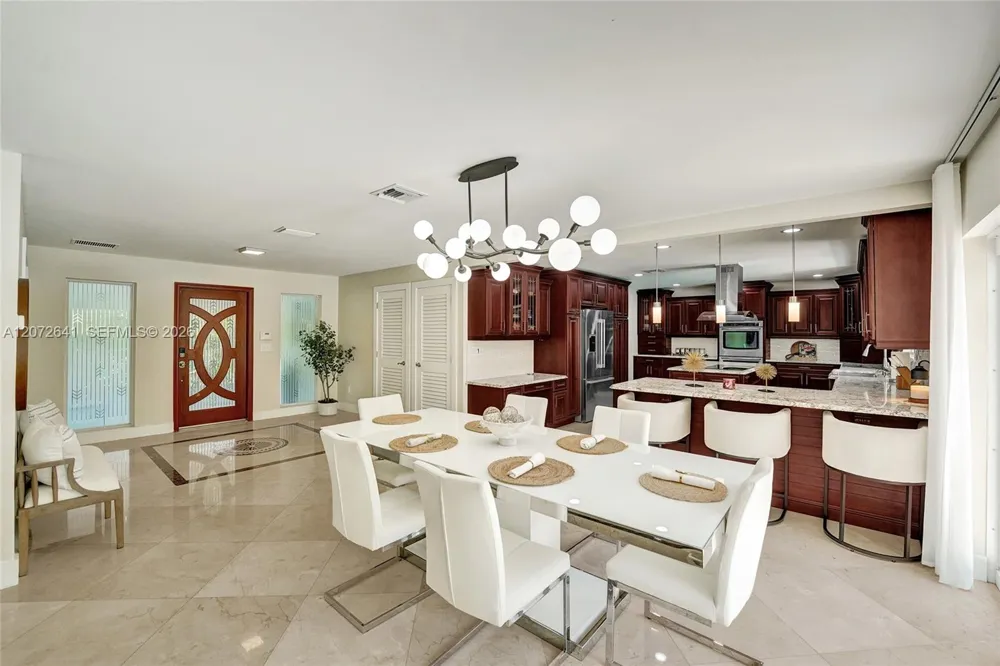 10880 SW 25th St Davie, FL 33324