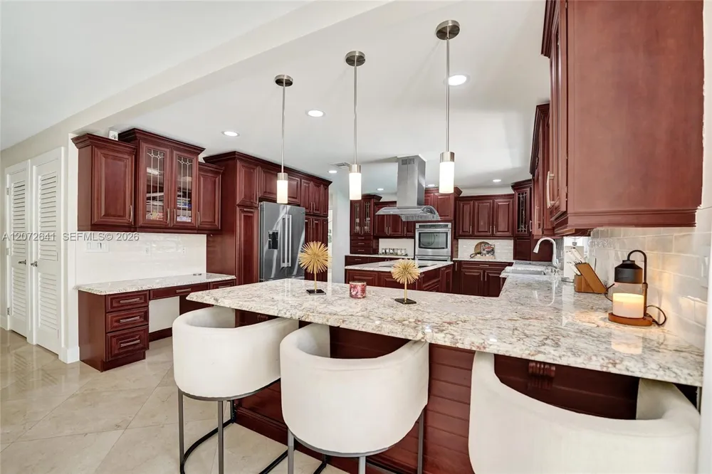 10880 SW 25th St Davie, FL 33324