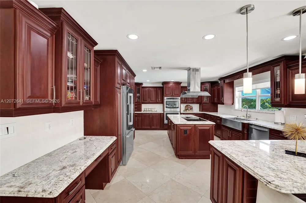 10880 SW 25th St Davie, FL 33324