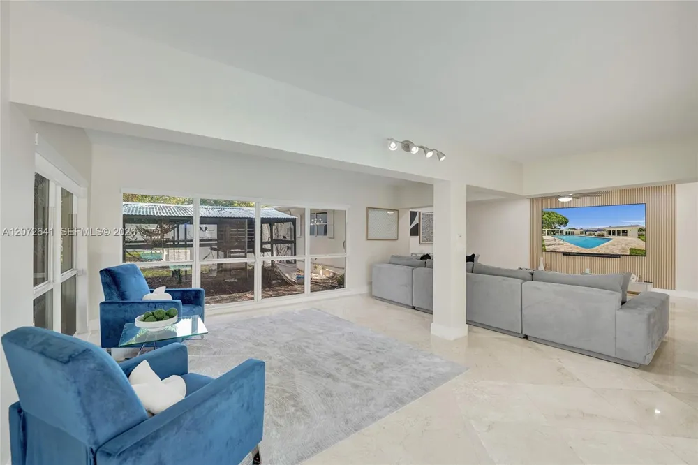 10880 SW 25th St Davie, FL 33324