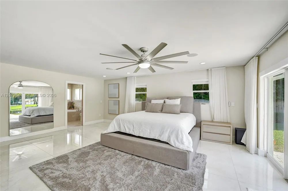 10880 SW 25th St Davie, FL 33324
