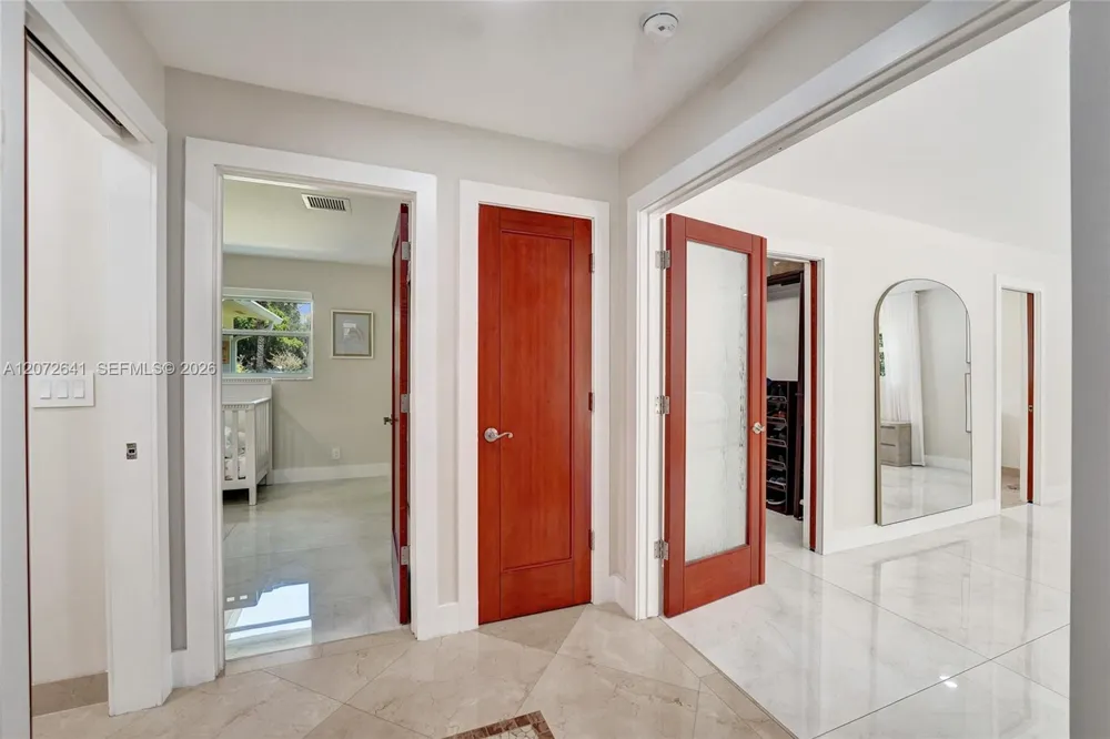 10880 SW 25th St Davie, FL 33324