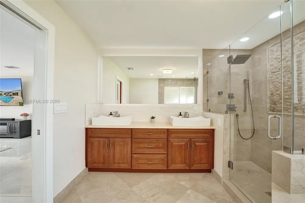 10880 SW 25th St Davie, FL 33324