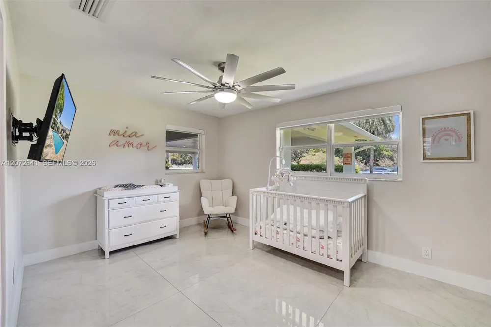 10880 SW 25th St Davie, FL 33324