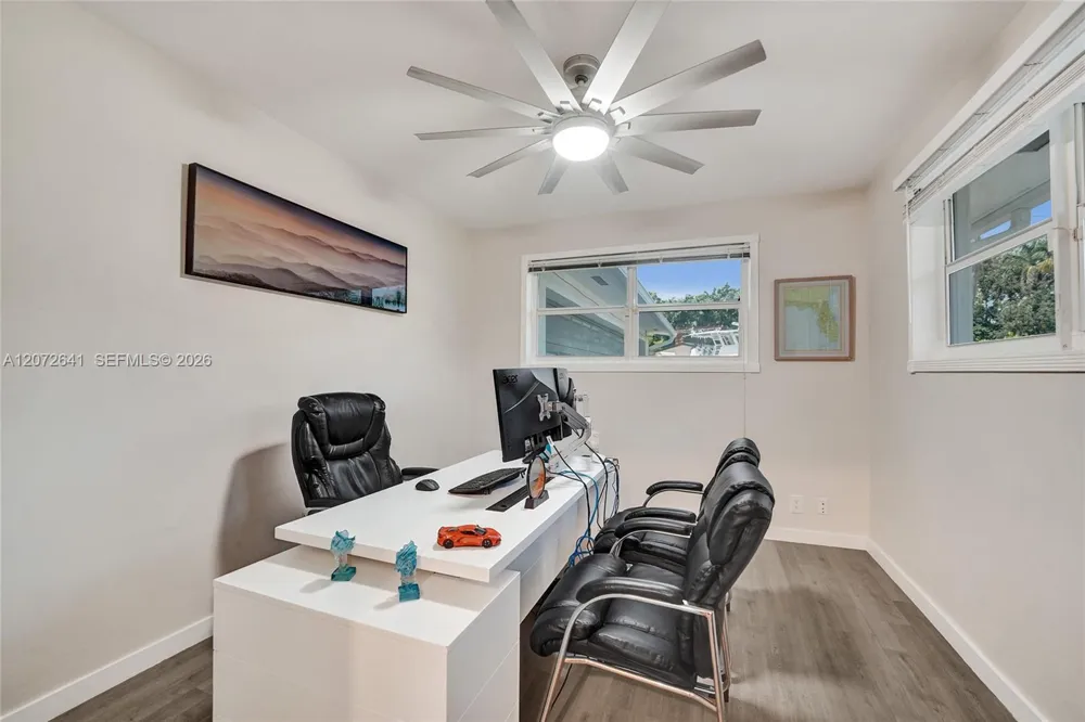 10880 SW 25th St Davie, FL 33324