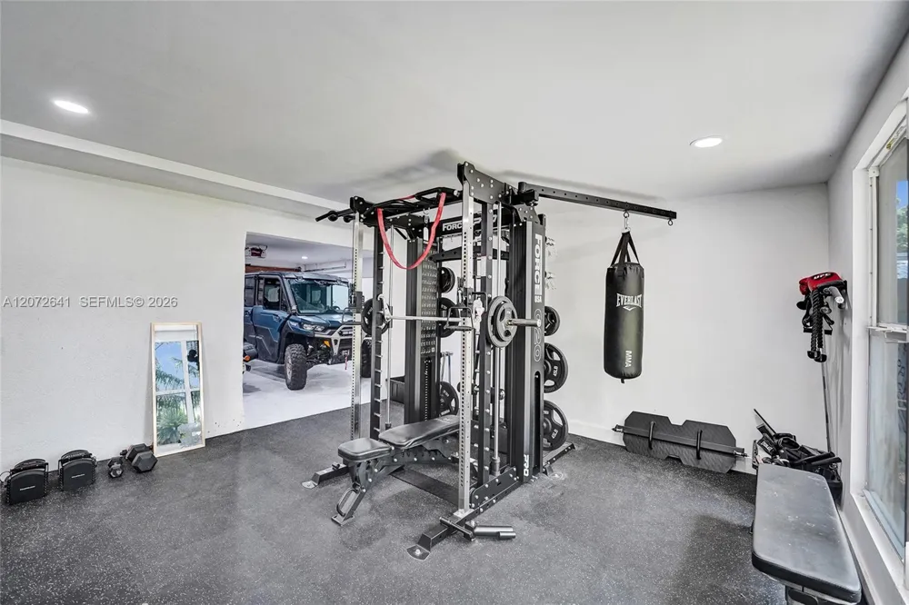10880 SW 25th St Davie, FL 33324