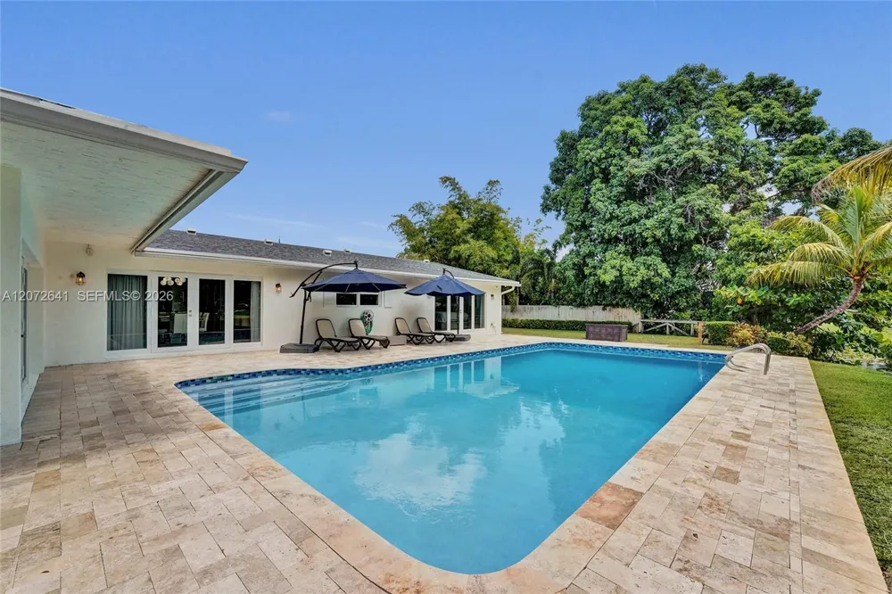 10880 SW 25th St Davie, FL 33324