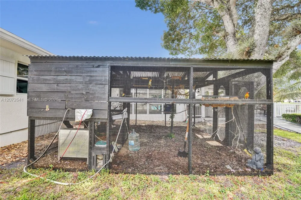 10880 SW 25th St Davie, FL 33324