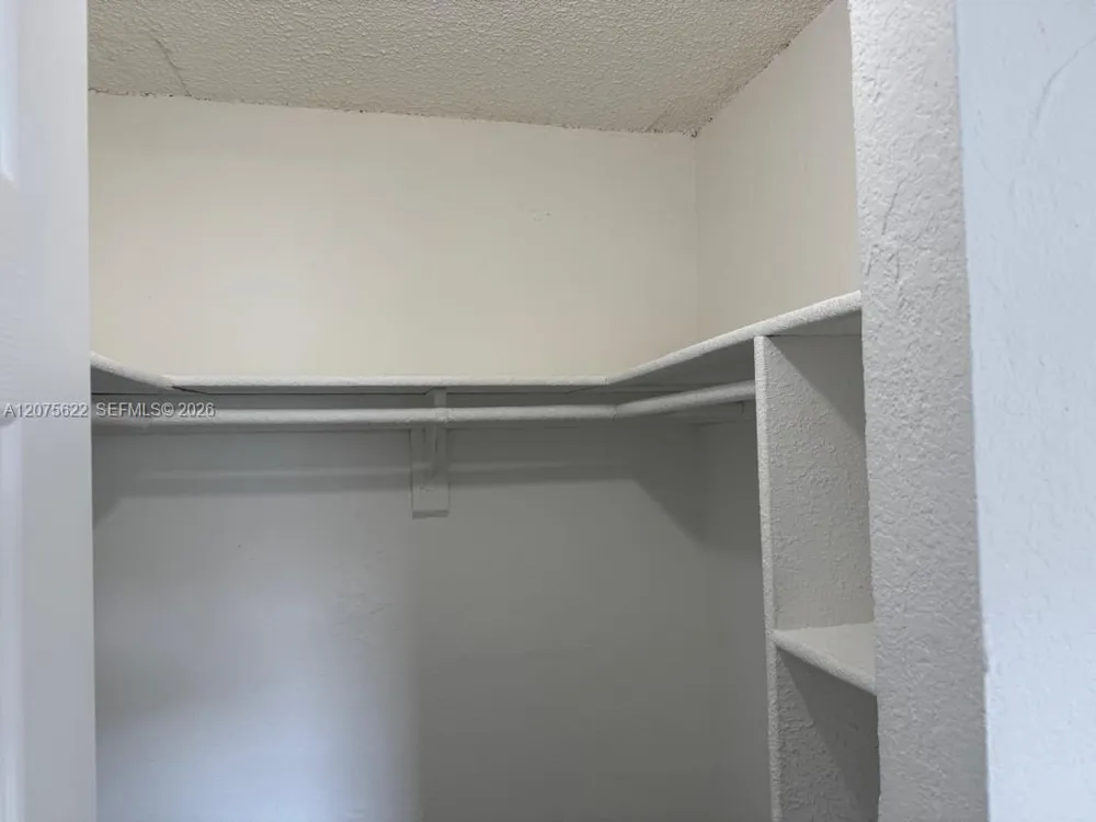 4550 NW 9th St #709E Miami, FL 33126