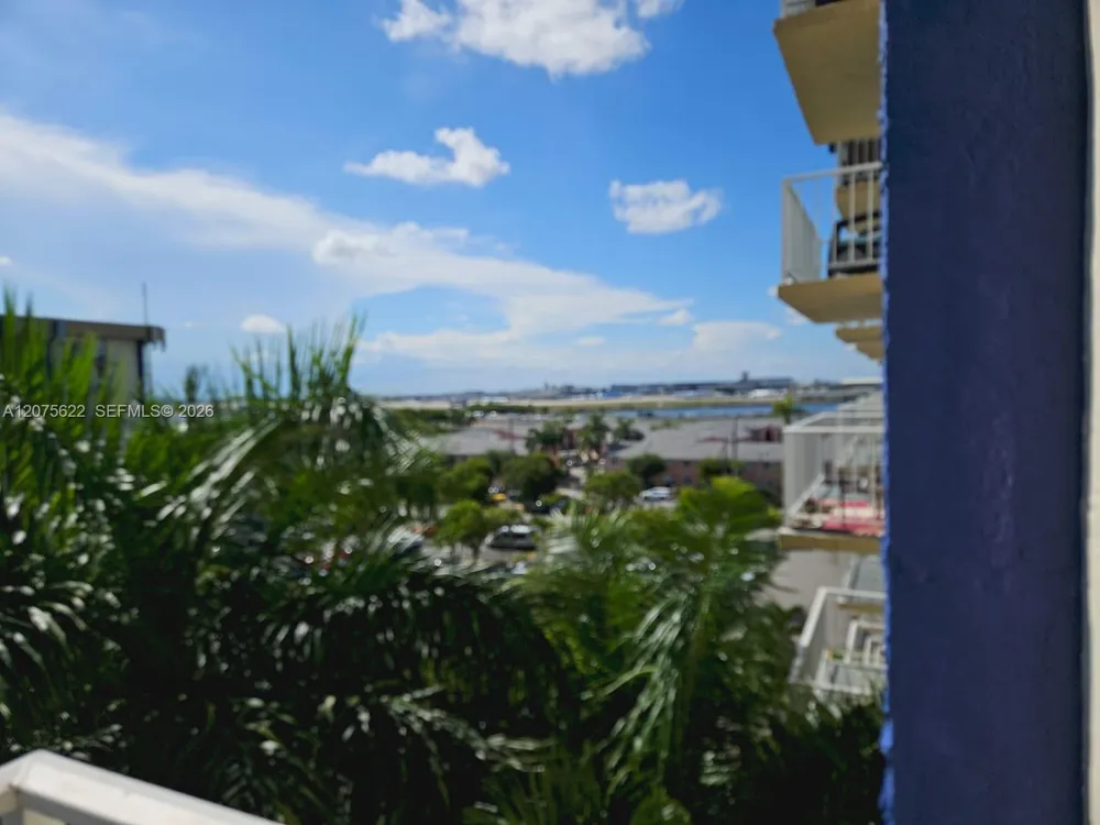 4550 NW 9th St #709E Miami, FL 33126