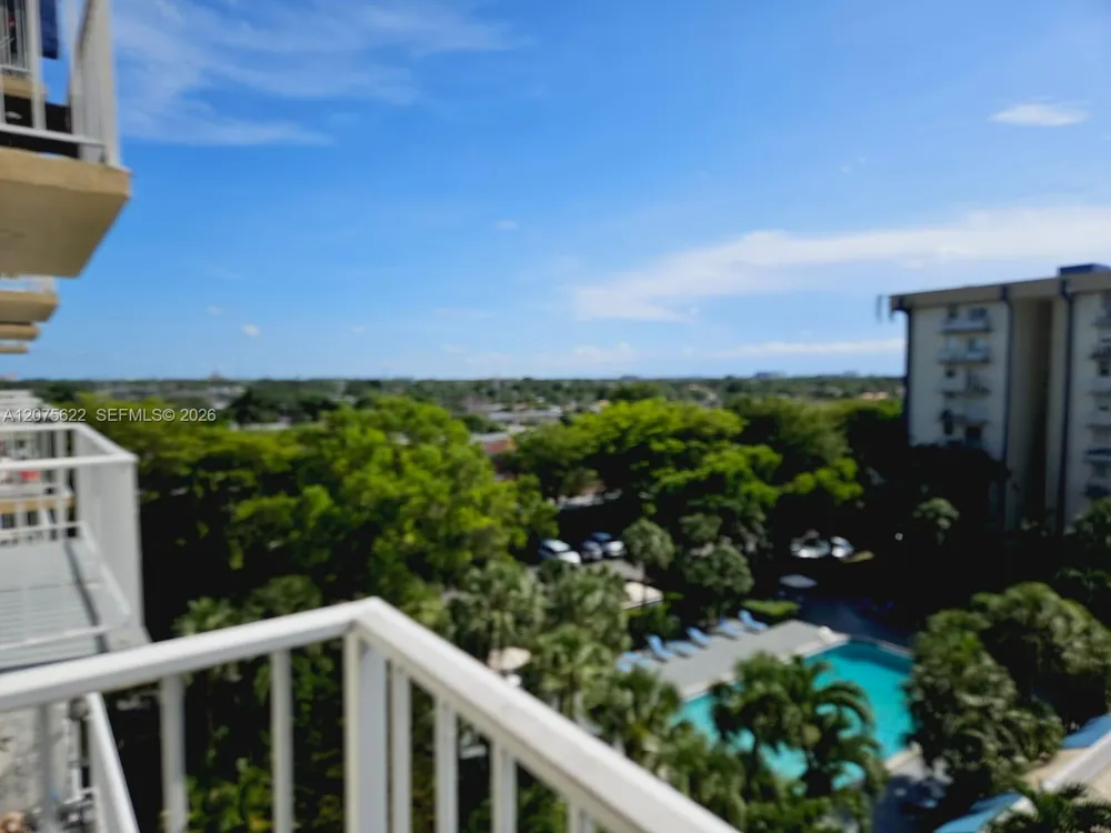 4550 NW 9th St #709E Miami, FL 33126
