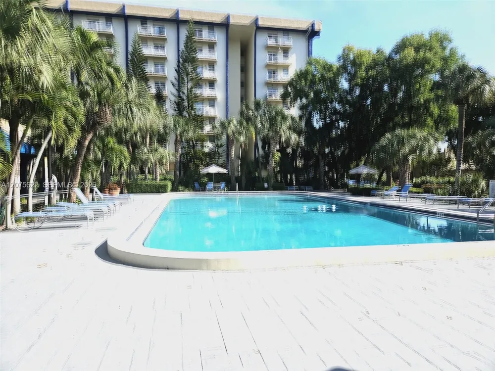 4550 NW 9th St #709E Miami, FL 33126