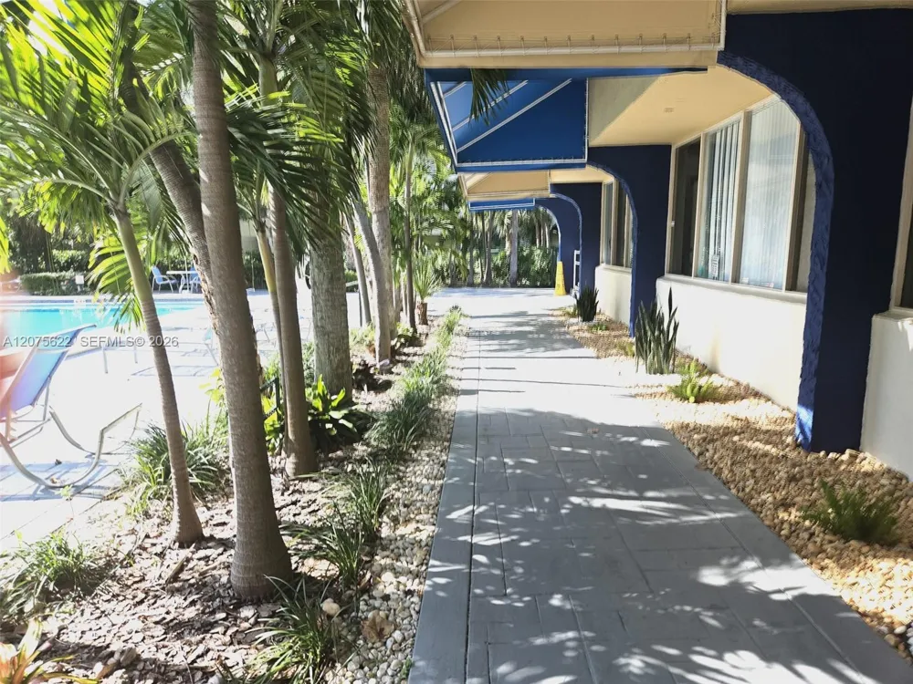 4550 NW 9th St #709E Miami, FL 33126