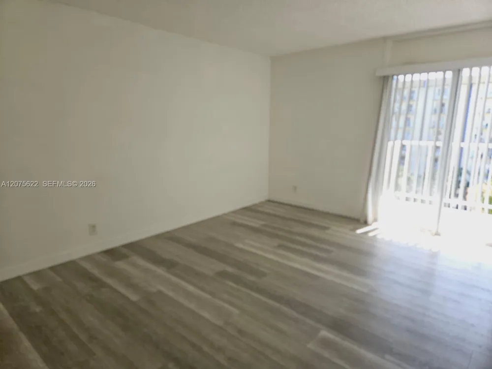 4550 NW 9th St #709E Miami, FL 33126