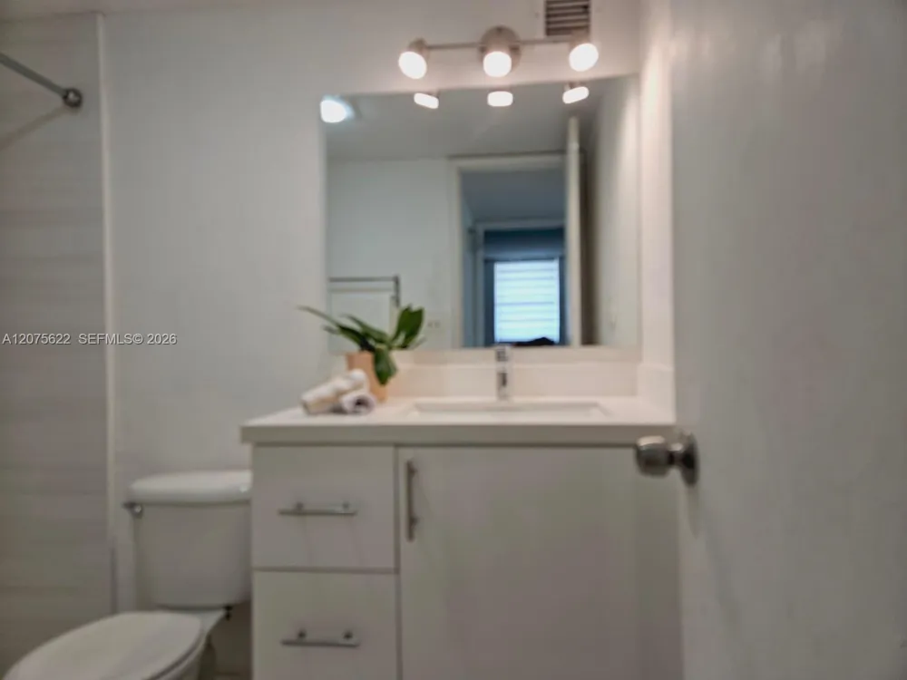 4550 NW 9th St #709E Miami, FL 33126
