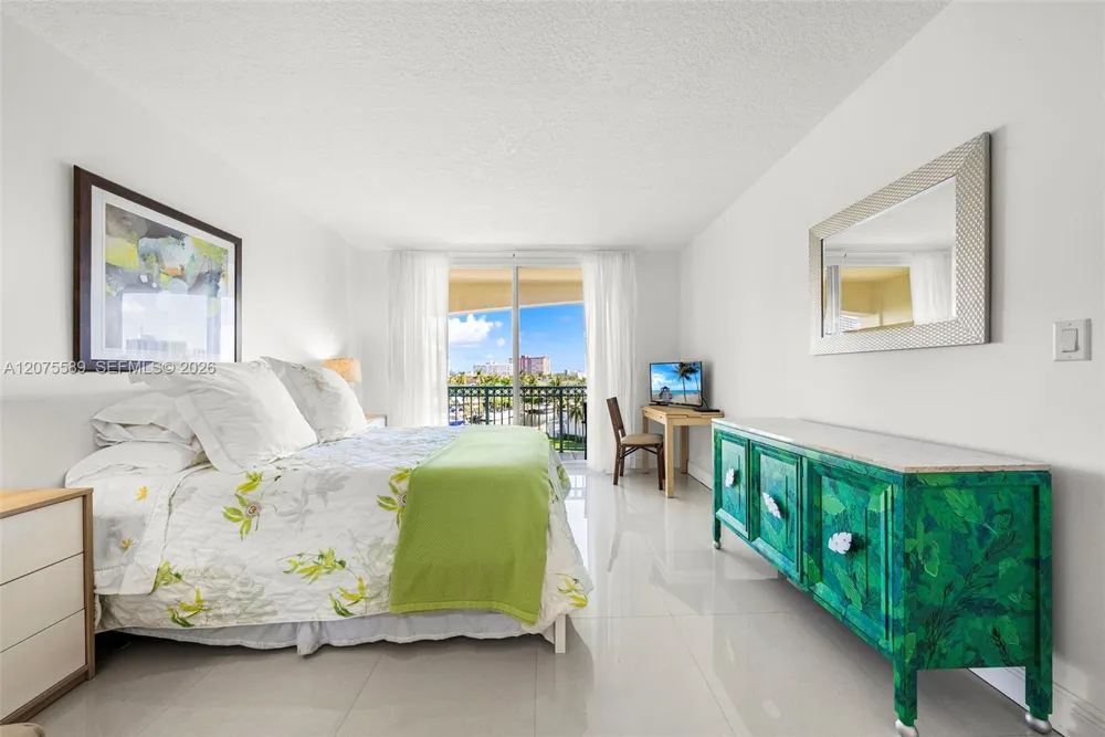 201 Golden Isles Dr #505 Hallandale Beach, FL 33009